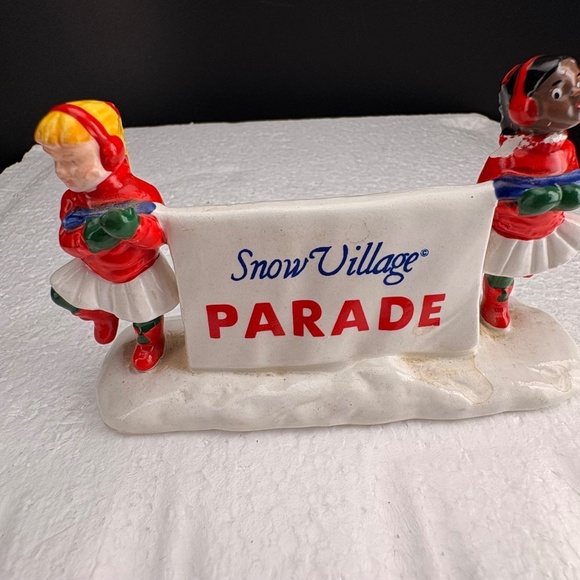 Department 56 Snow Village 7 piece Assortment - Picture 6 of 16